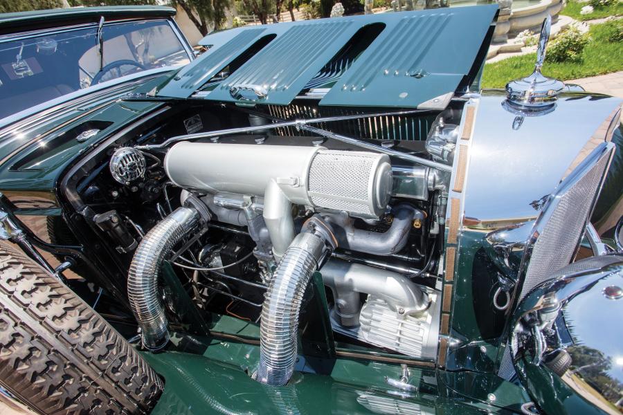 Моторный отсек Mercedes-Benz 500K Tourenwagen 2 Turen (W29) 1934 года  (фото 24 из 32)